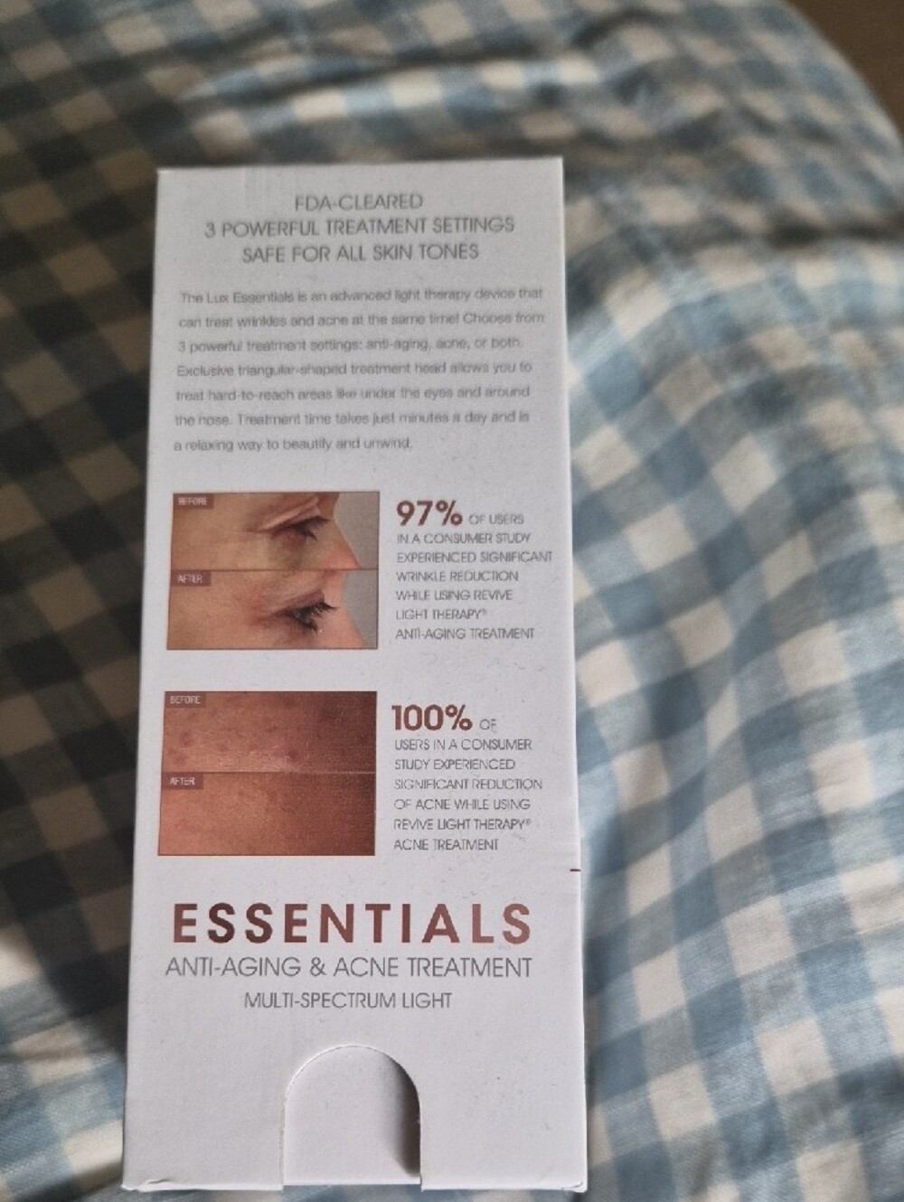 ReVive Essentials Anti-Aging & Acne Treatment Multi Spectrum Light - Picture 2 of 5
